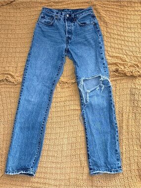 Levi’s 501’s women’s 24x30 premium Blue Distressed Straight-Leg Jeans button fly